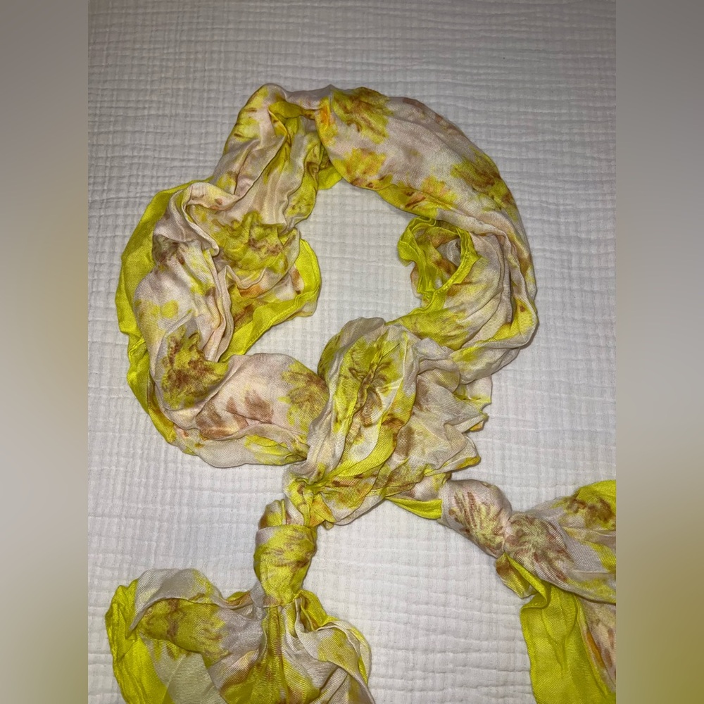 Patterned Yellow and Cream Scarf - Picture 5 of 6